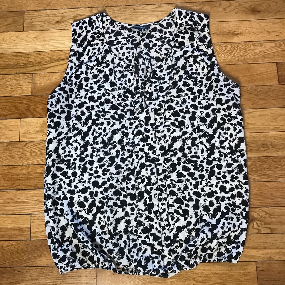 🌸 RW&CO Sleeveless Top